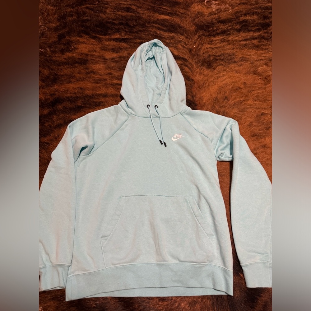 Women’s Nike sweatshirt
